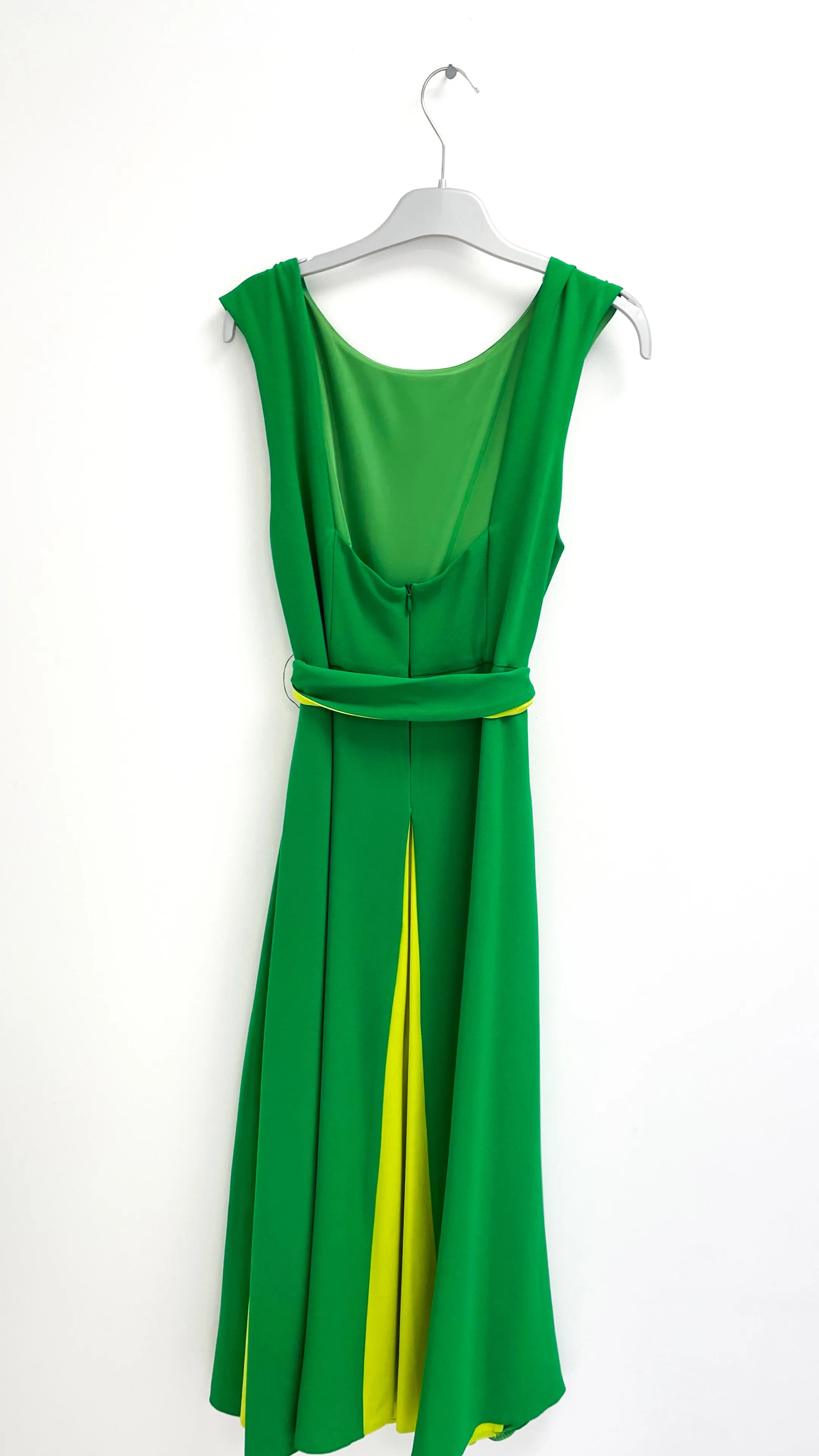 4-A1467 Aviva Green Contrast Flare Dress