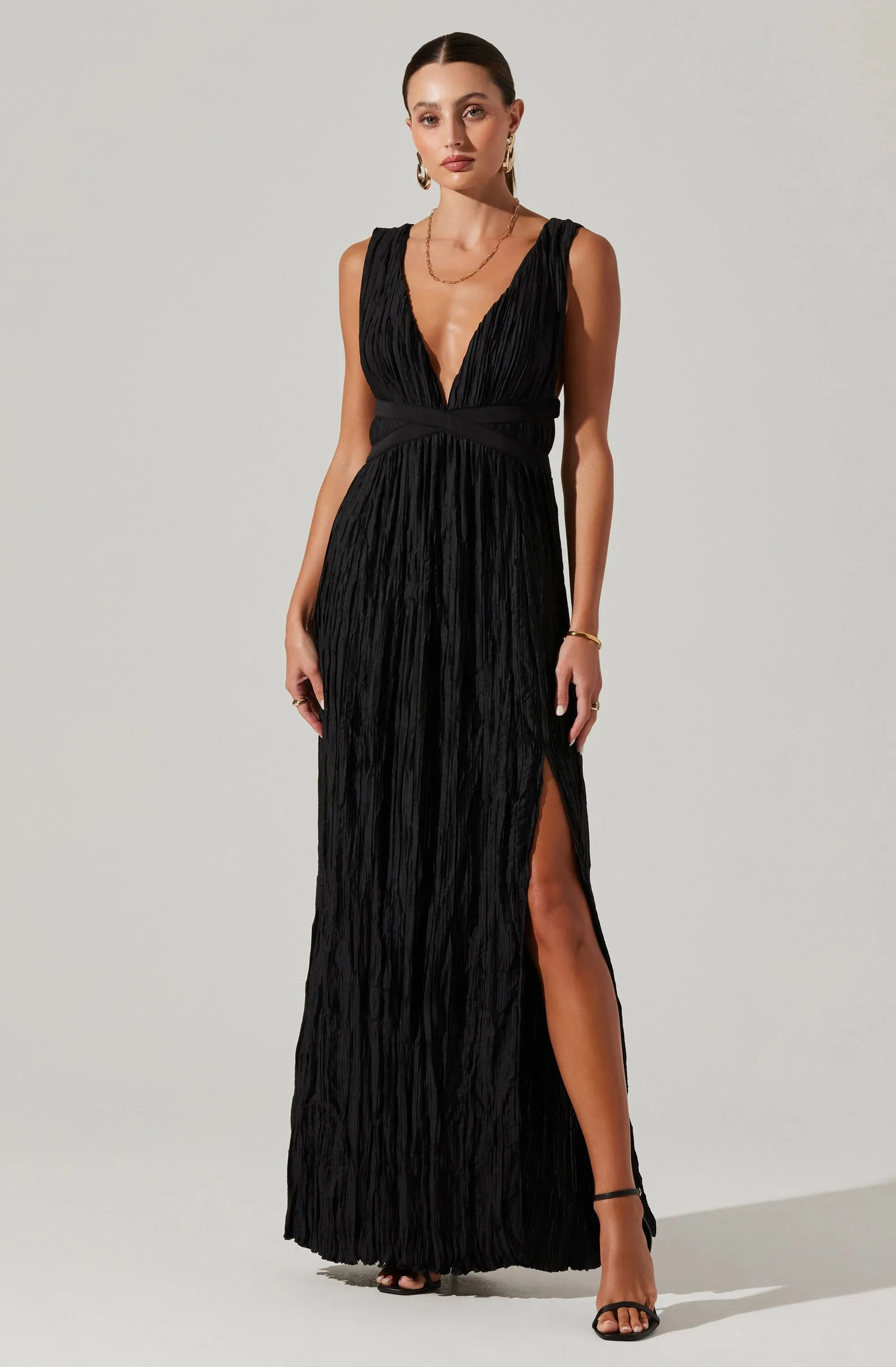 ASTR TESNI PLEATED MAXI DRESS Black