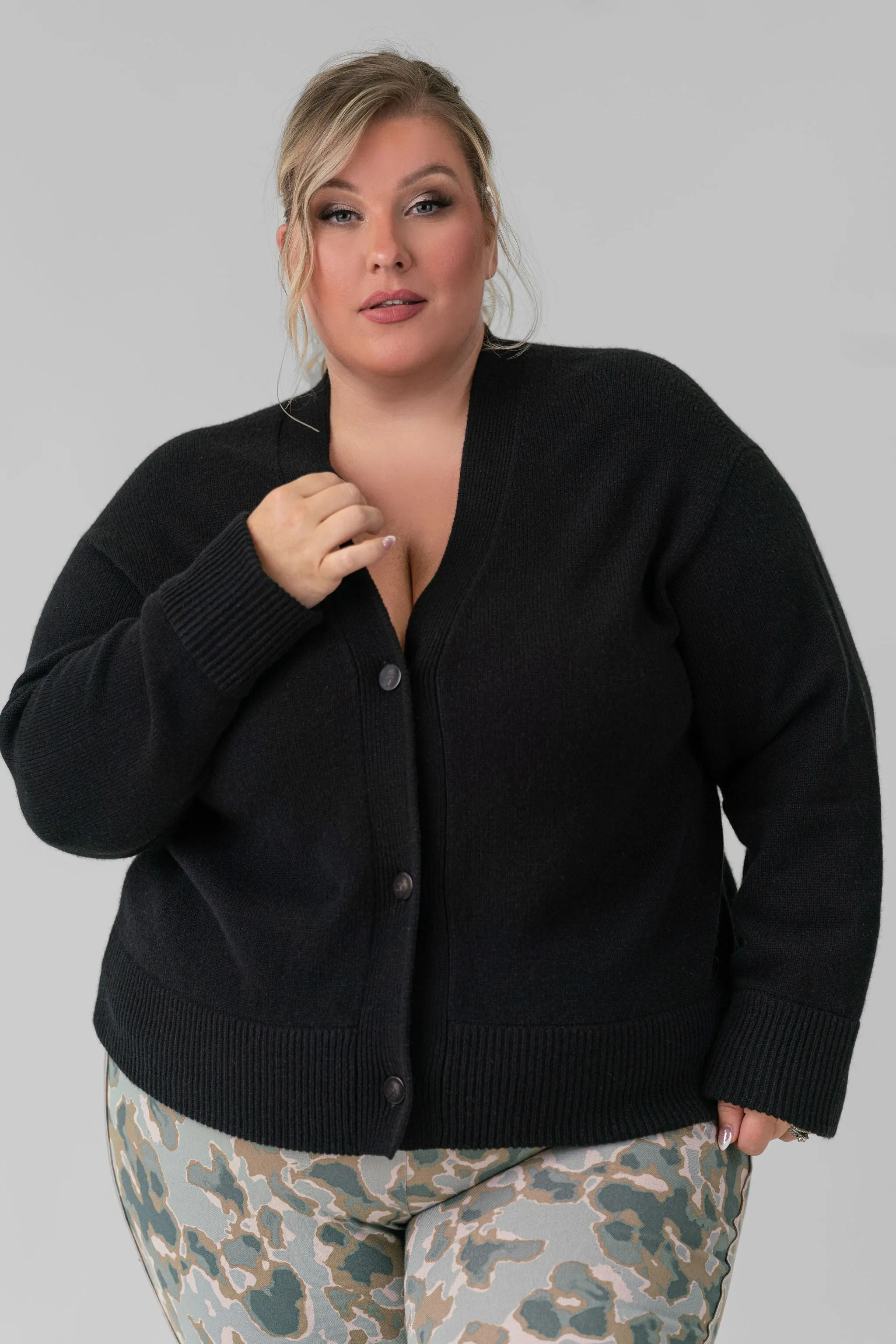 BOXY WOOL CASHMERE CARDIGAN