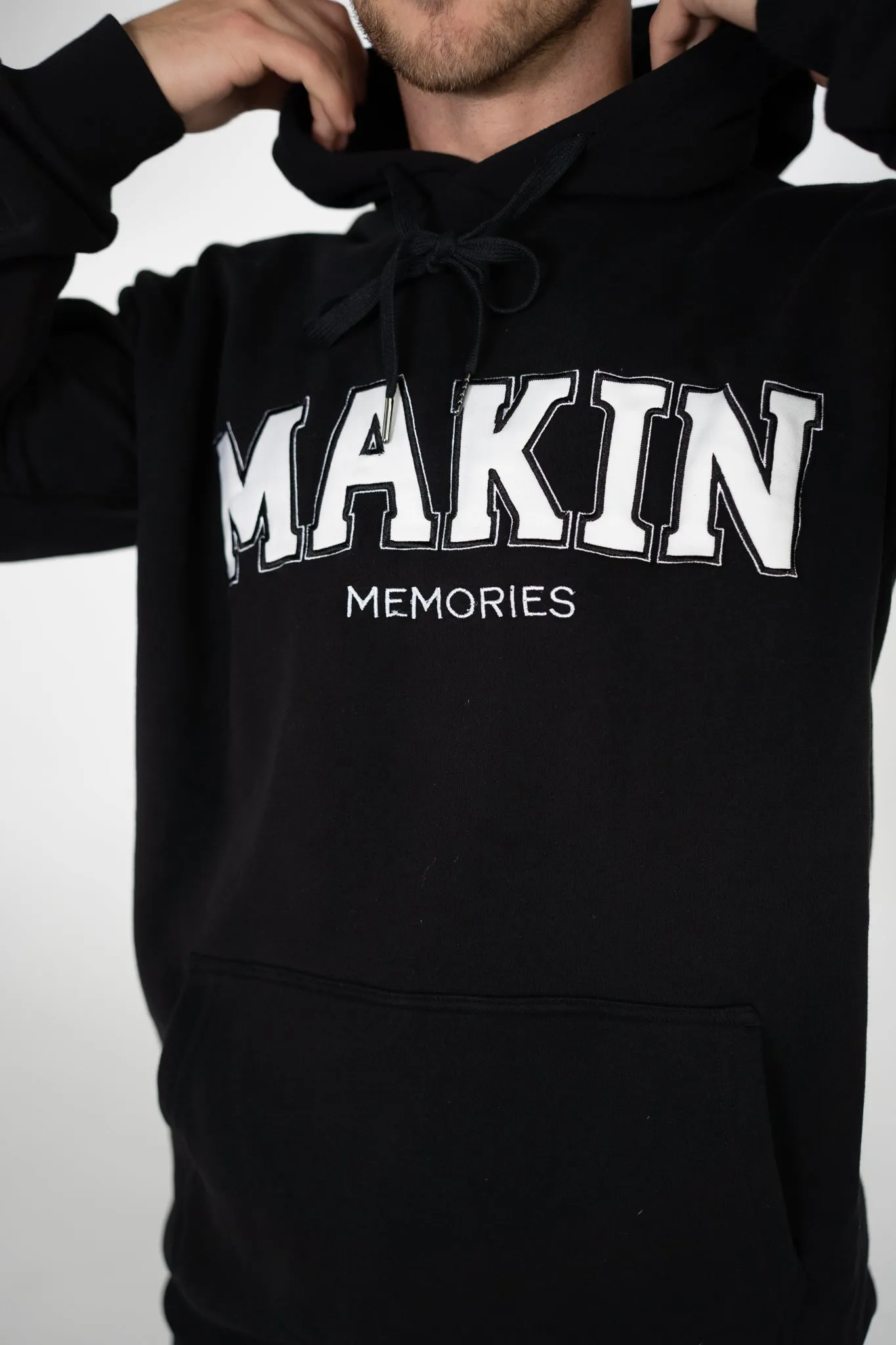 COLLEGE HOODIE IN BLACK