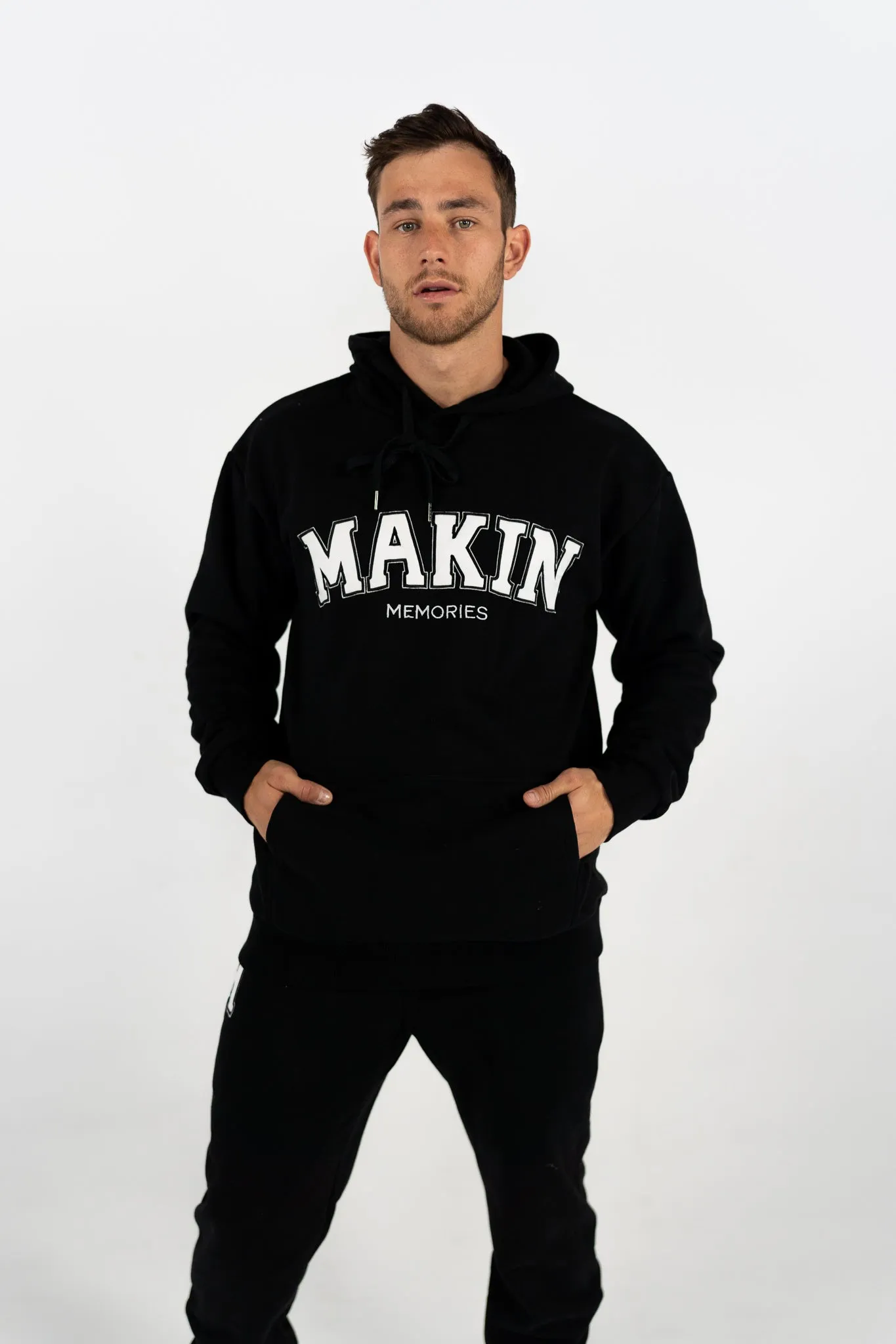 COLLEGE HOODIE IN BLACK