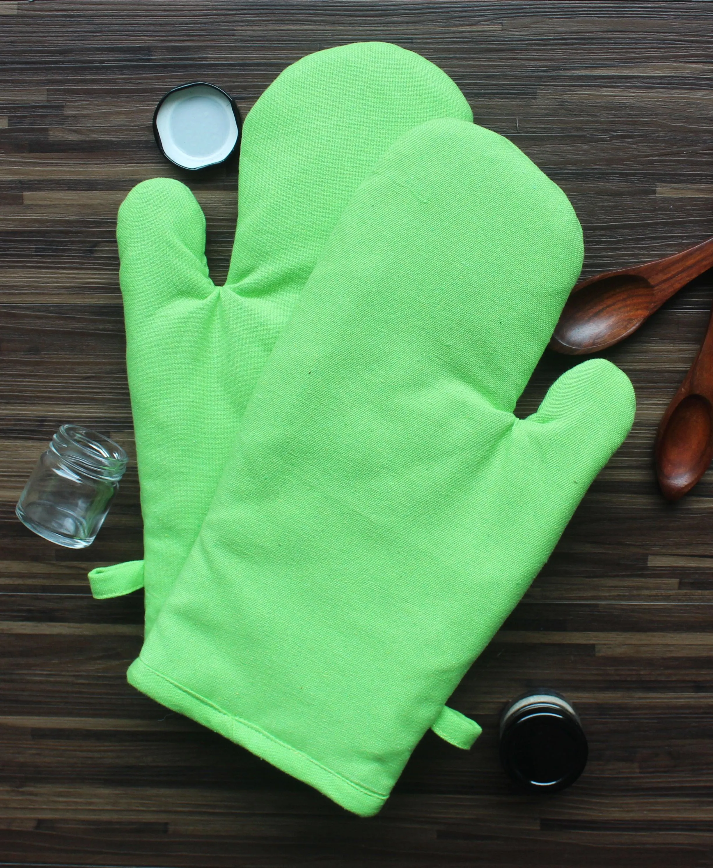 Cotton Solid Apple Green Oven Gloves Pack Of 2