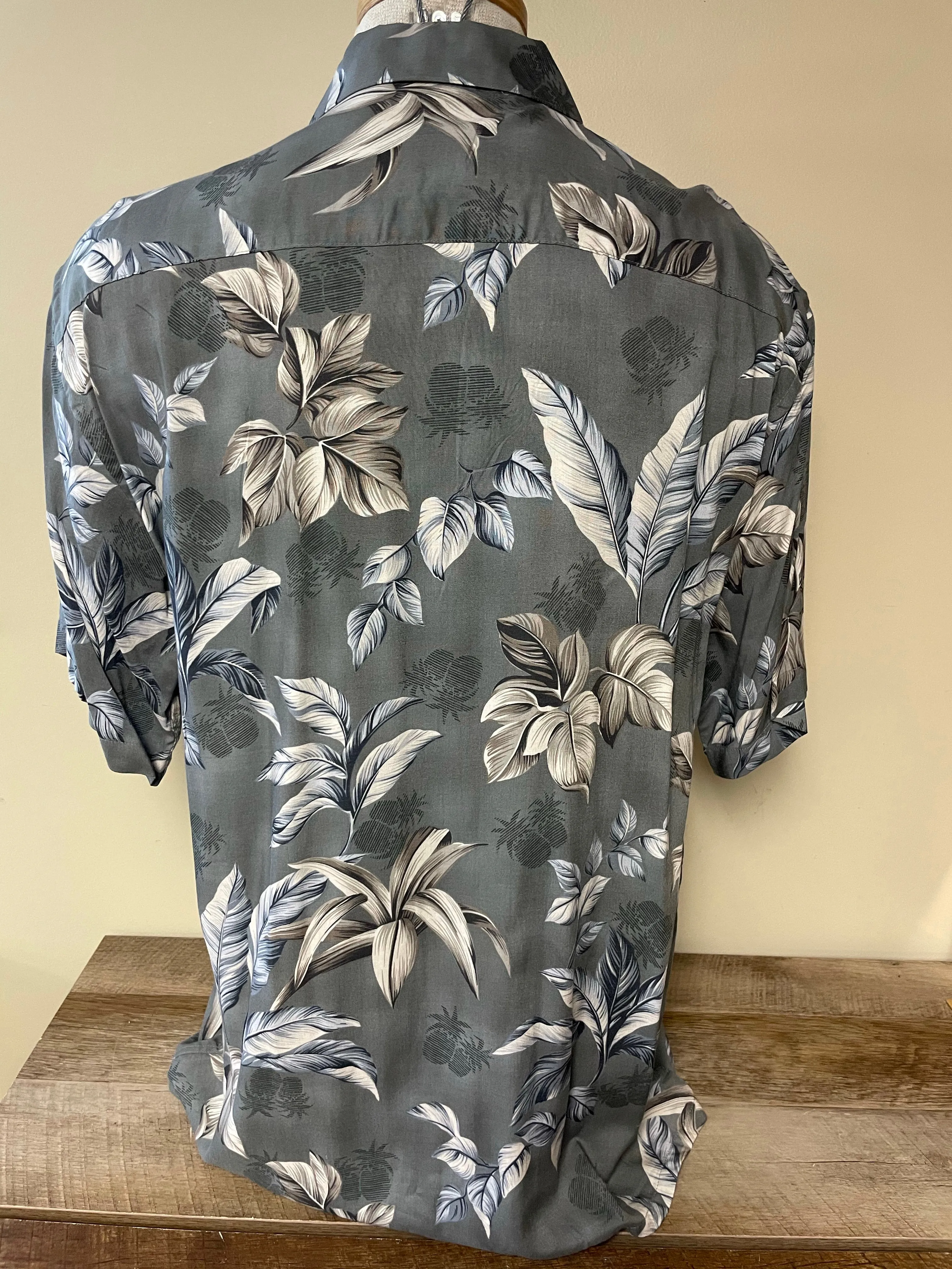 Mens ST JOHNS BAY Rayon Caribbean Island Camp Medium Palm