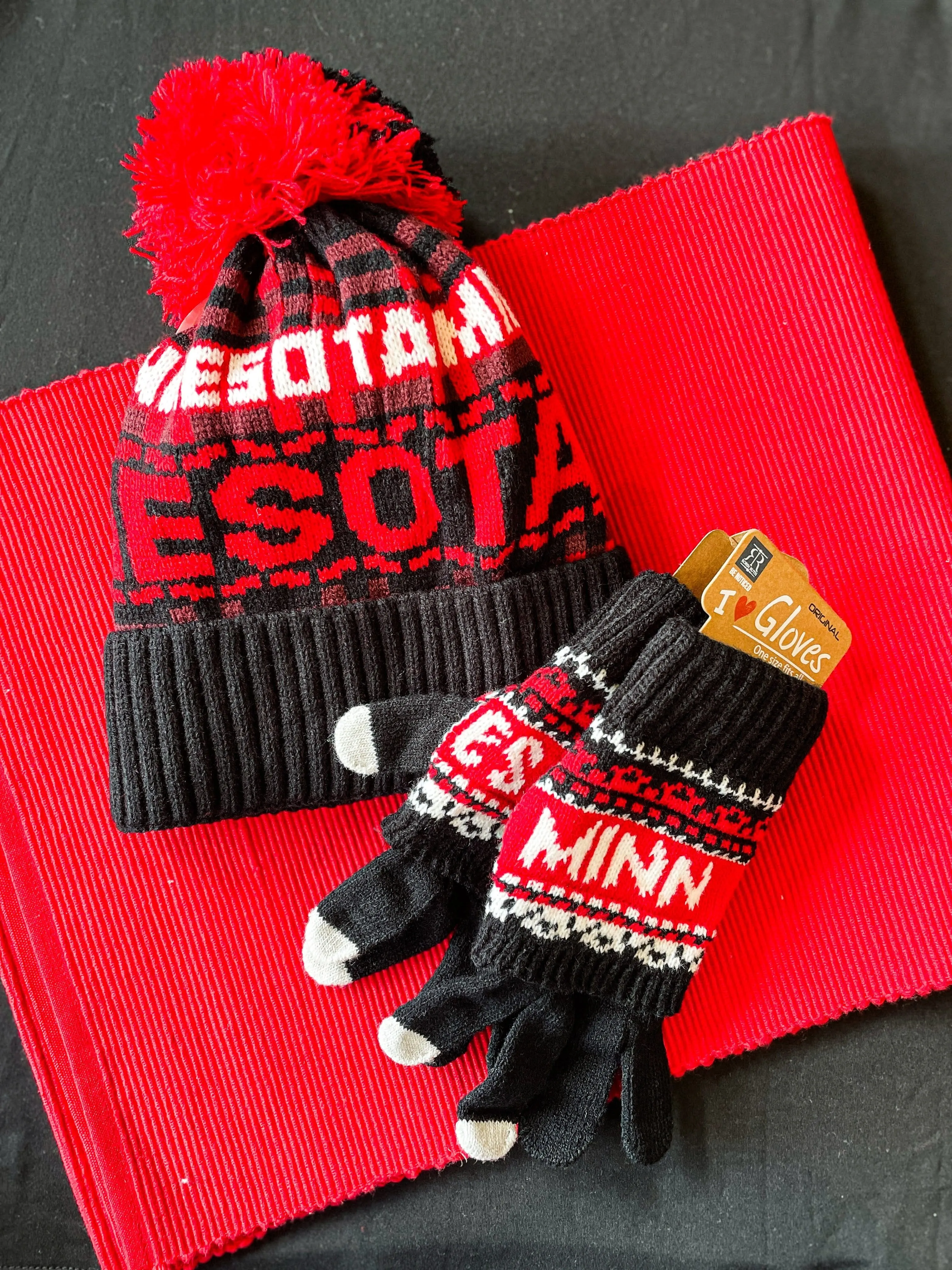 Minnesota Red & Black 2-in-1 Gloves