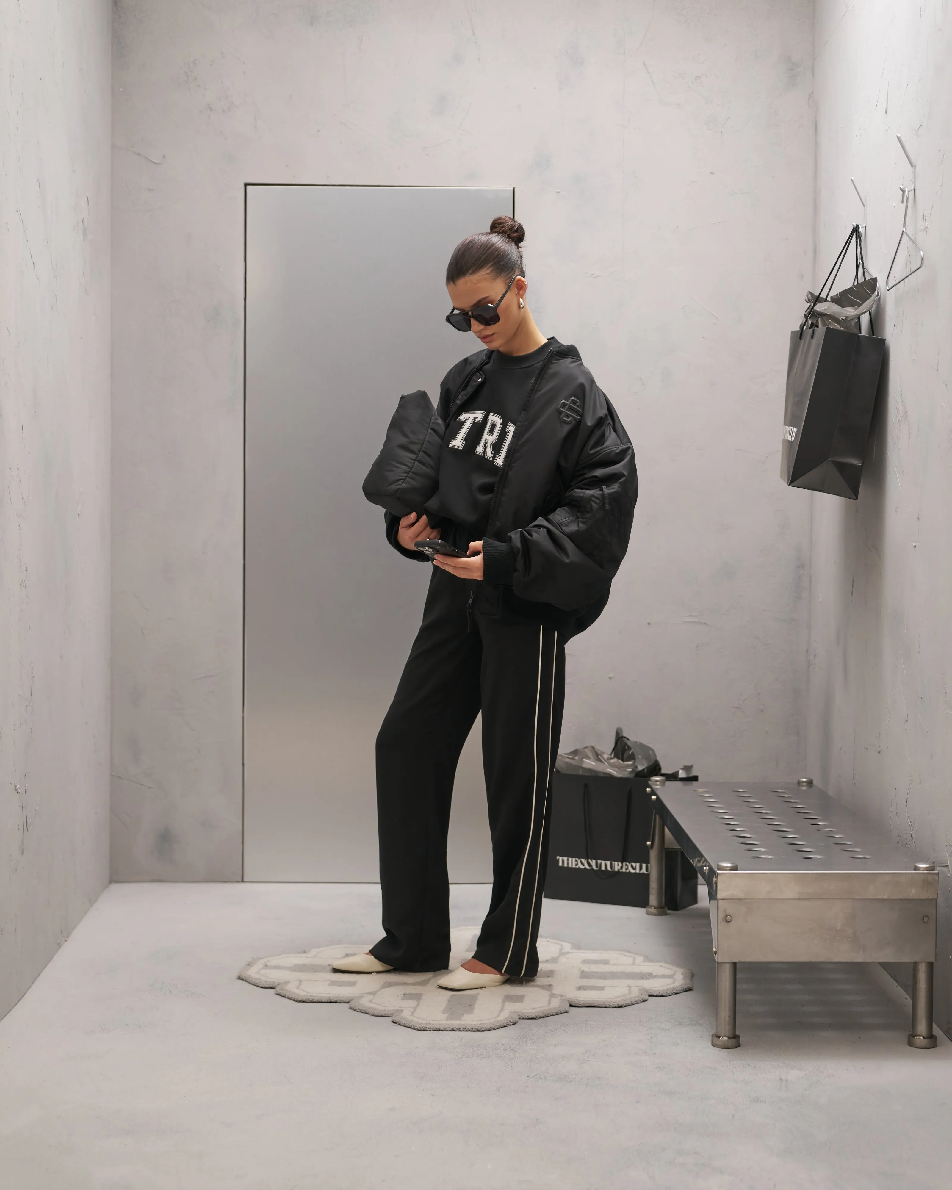 OVERSIZED EMBLEM BOMBER JACKET - BLACK