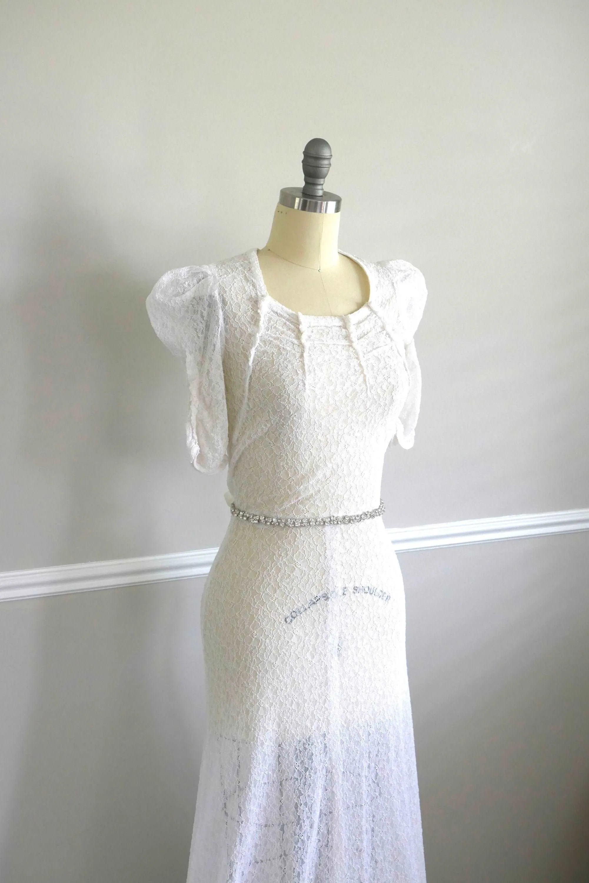 Vintage 1930s Wedding Dress / 30s white bias cut puff sleeve lace gown Size XS