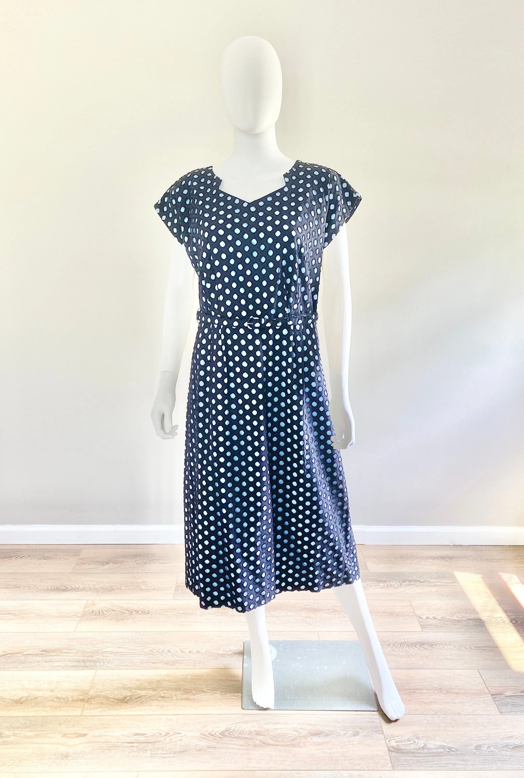 Vintage 1950s Plus Size Navy Eyelet Cotton Dress / 50s Retro Navy and Periwinkle Wiggle Dress / Size 2X