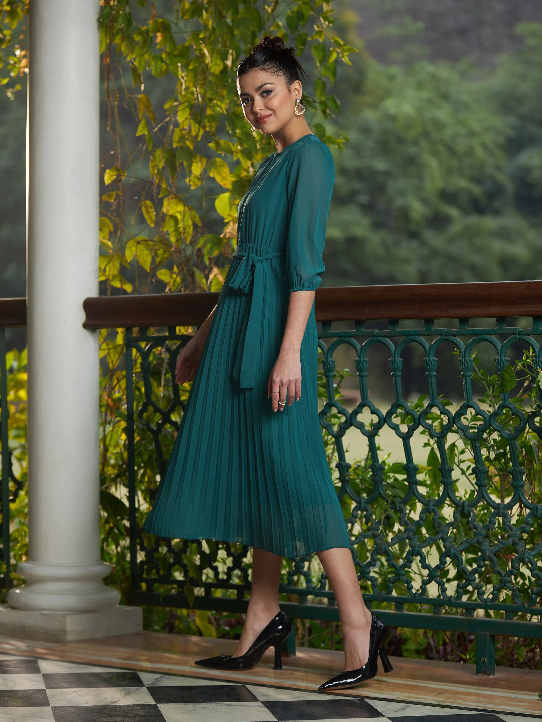 Women Green Accordion Pleated Belted Midi Dress