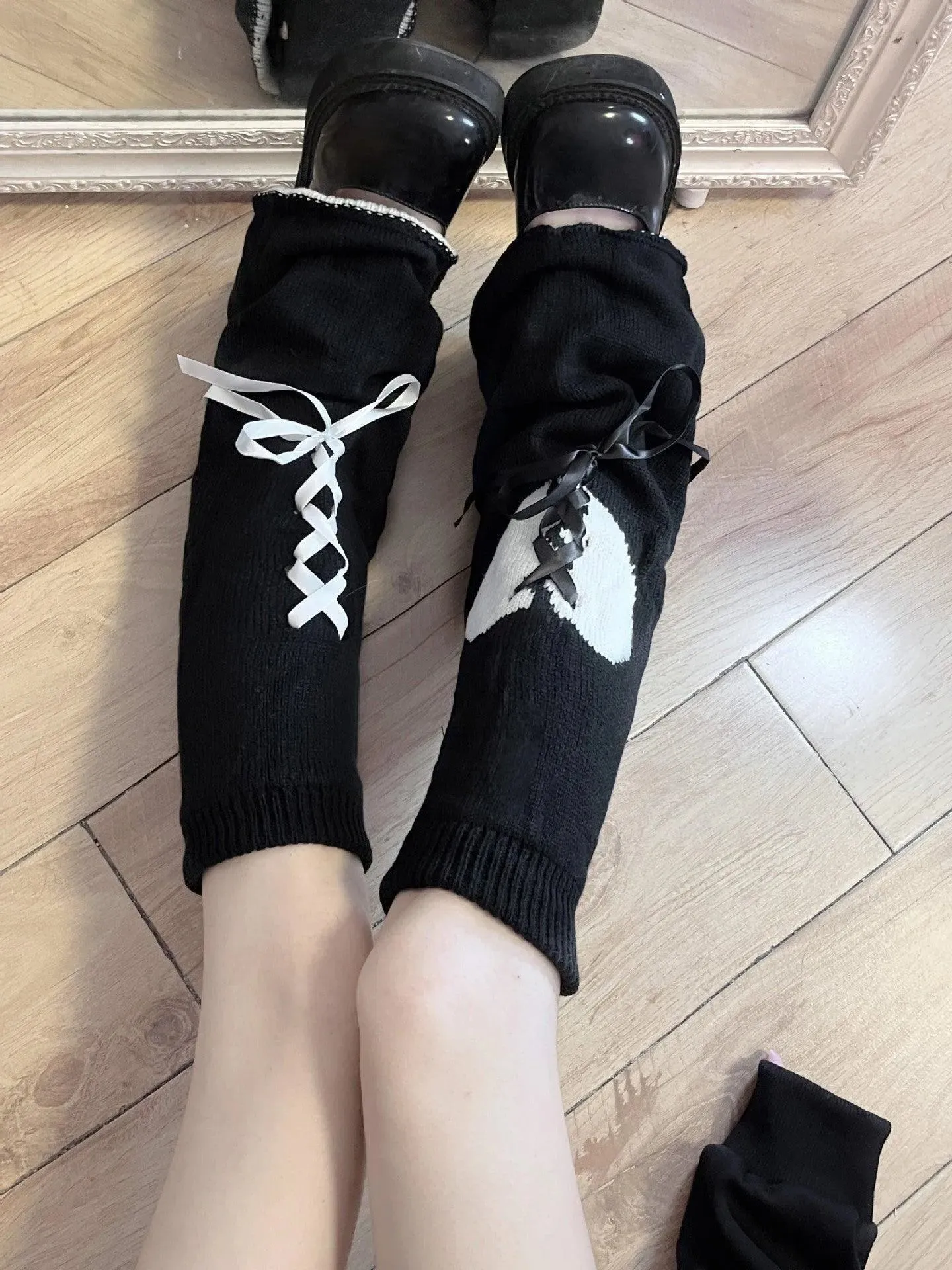 Y2K Outfits Black White Cute Leg Warmers with Ribbon and Heart